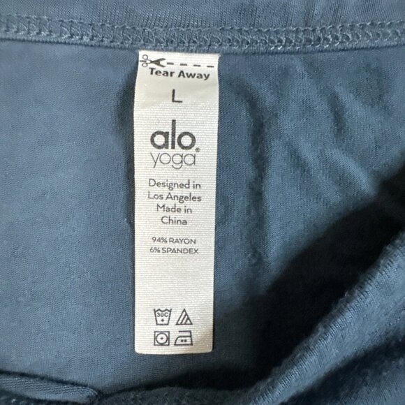 Alo Yoga Women’s Large Blue Twist Front Sleeveless Tank Top Size Large - Picture 2 of 5